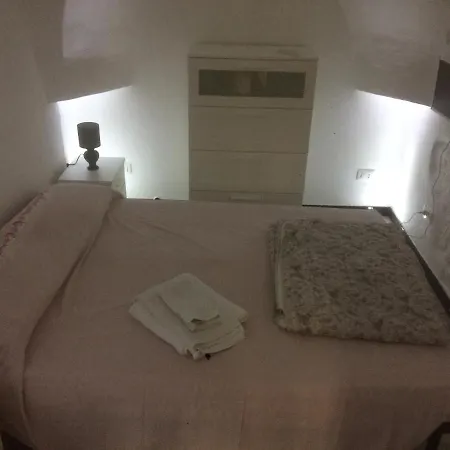 Casa Bianca * أوستوني